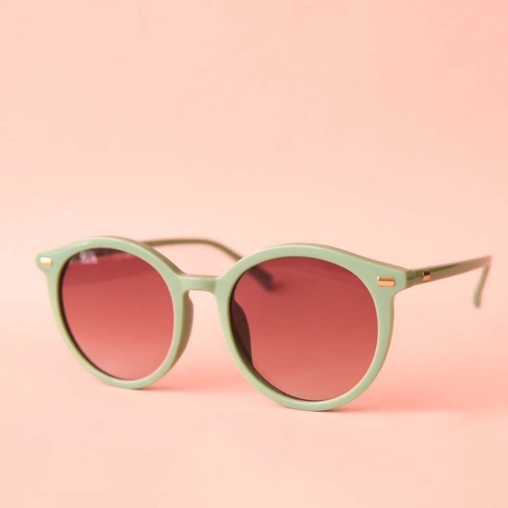Stylish Green Sunglasses -new- mint color